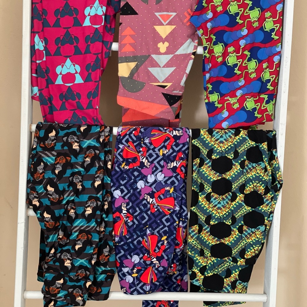LuLaRoe DISNEY adult one size leggings. NEW